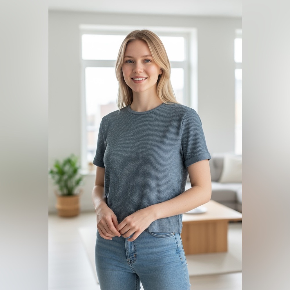 Wild Fable - NWT - Metallic Gray Short Sleeve Crop Tee